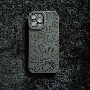 Black heart smiley face base iPhone 13 Pro Max